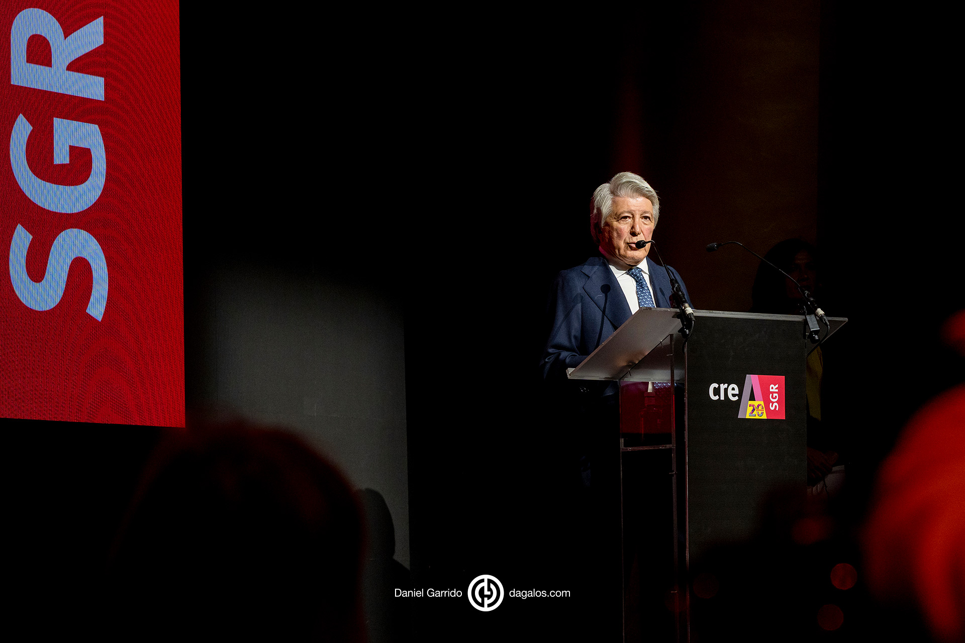 Daniel Garrido, fotógrafo profesional en Madrid, especializado en fotografía deportiva, fotografía de retrato y books, fotografía de espacios y fotografía de eventos.