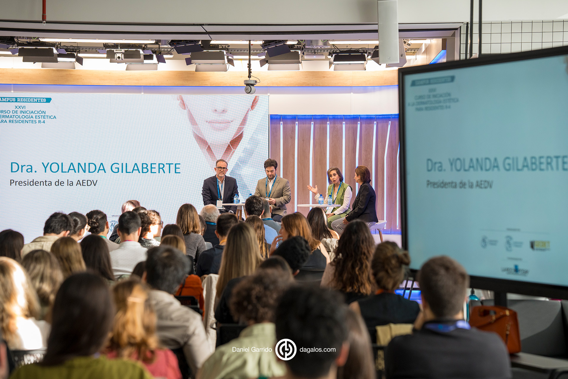 Daniel Garrido, fotógrafo profesional en Madrid, especializado en fotografía deportiva, fotografía de retrato y books, fotografía de espacios y fotografía de eventos.