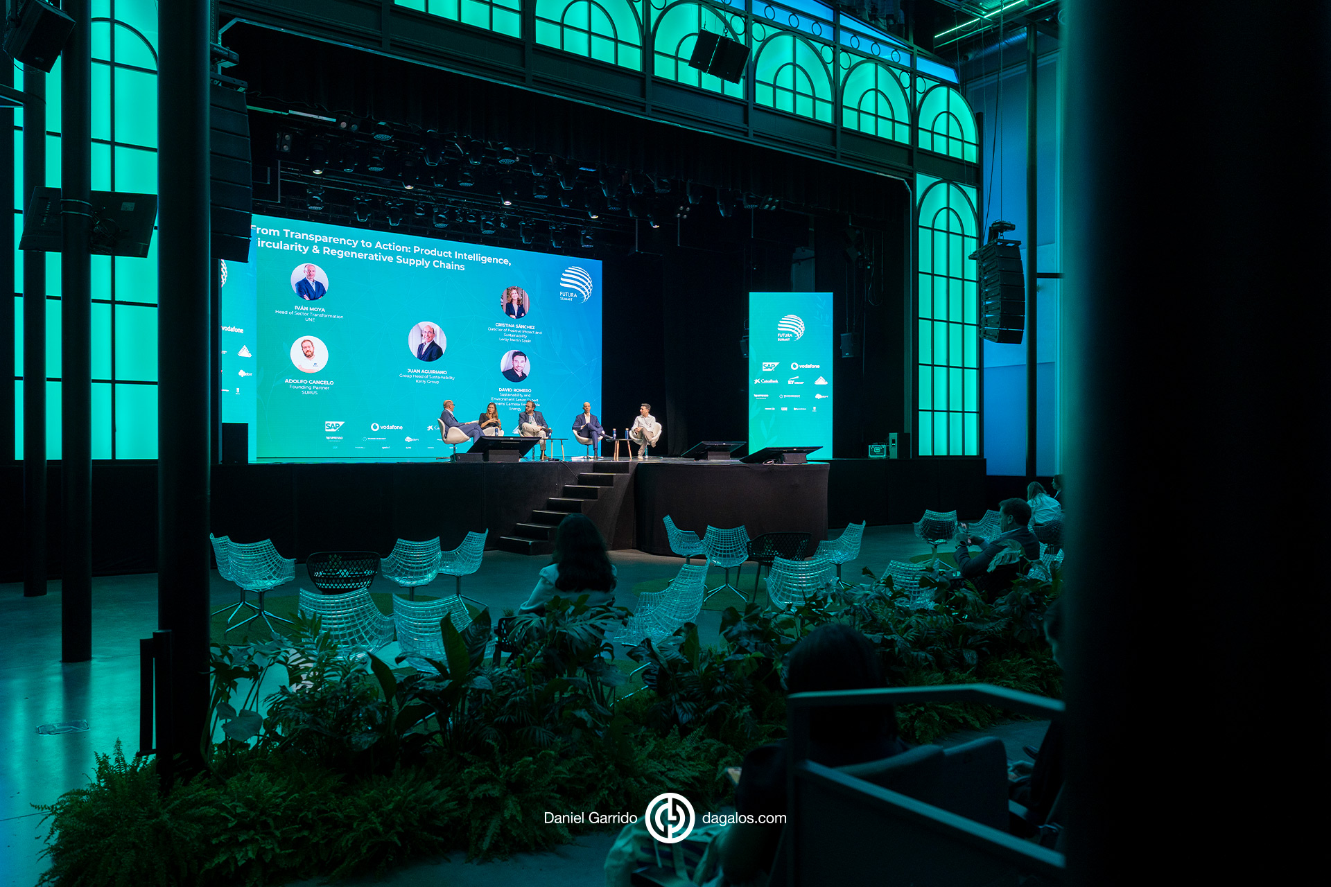 Daniel Garrido, fotógrafo profesional en Madrid, especializado en fotografía deportiva, fotografía de retrato y books, fotografía de espacios y fotografía de eventos.