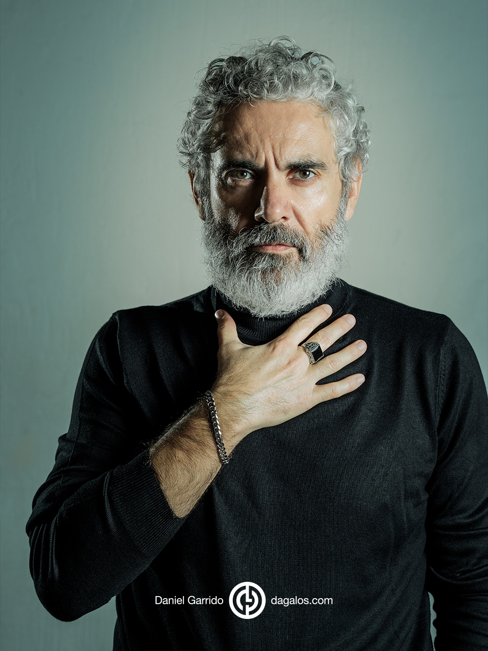 Daniel Garrido, fotógrafo profesional en Madrid, especializado en fotografía deportiva, fotografía de retrato y books, fotografía de espacios y fotografía de eventos.